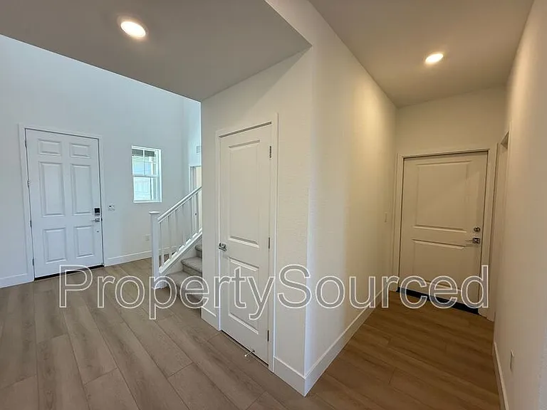1336 N Martorella Ave — Photo 18