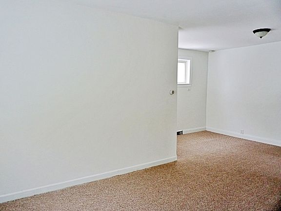 2nd image of 404 S 12th Ave