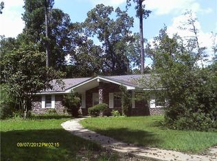 28 Sandy Run Rd, Hattiesburg, MS 39402
