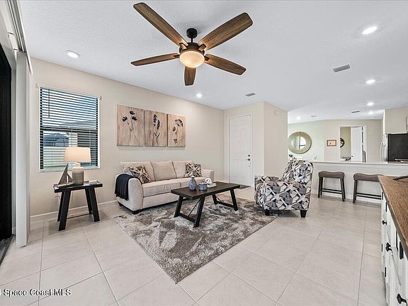 4th image of 9433 Alister Dr