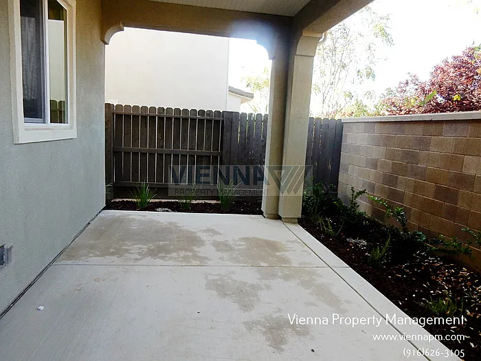 1062 Yucca Dr — Photo 31