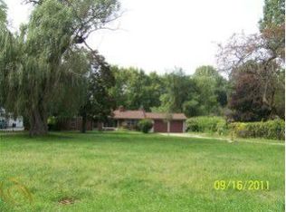 23365 Oak Glen Dr, Southfield, MI 48033