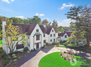 665 Midfield Ln, Northbrook, IL