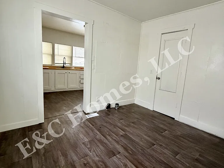 2805 Denver St — Photo 14