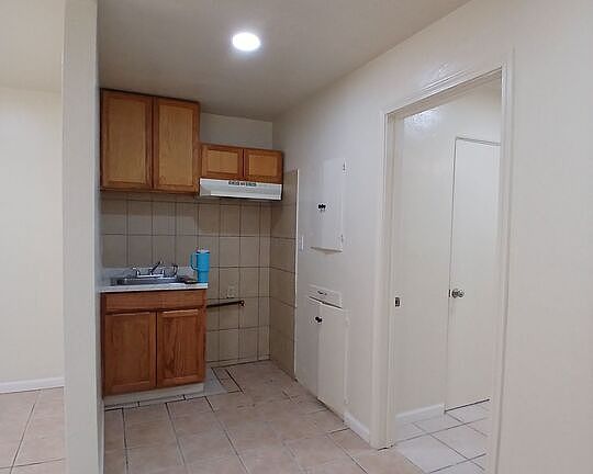 3rd image of 210 B St
