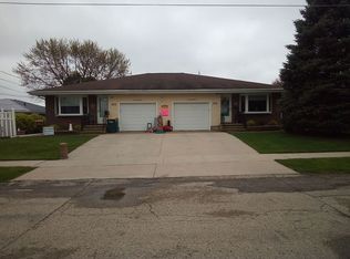 225 Charlton St, Beaver Dam, WI 53916