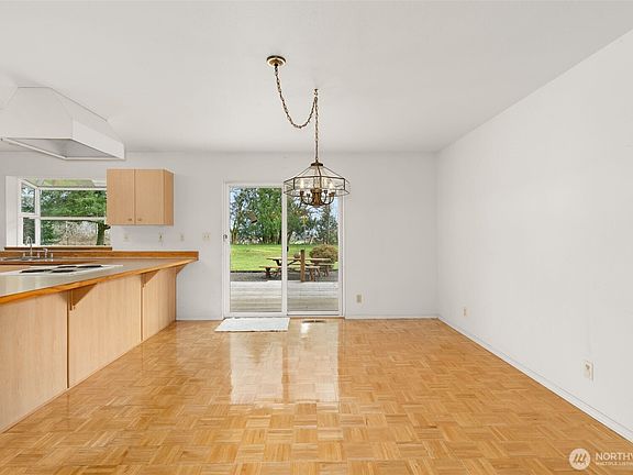 5th image of 570 Wynooche Valley Road