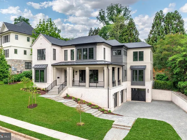 4653 34th St N, Arlington, VA 22207