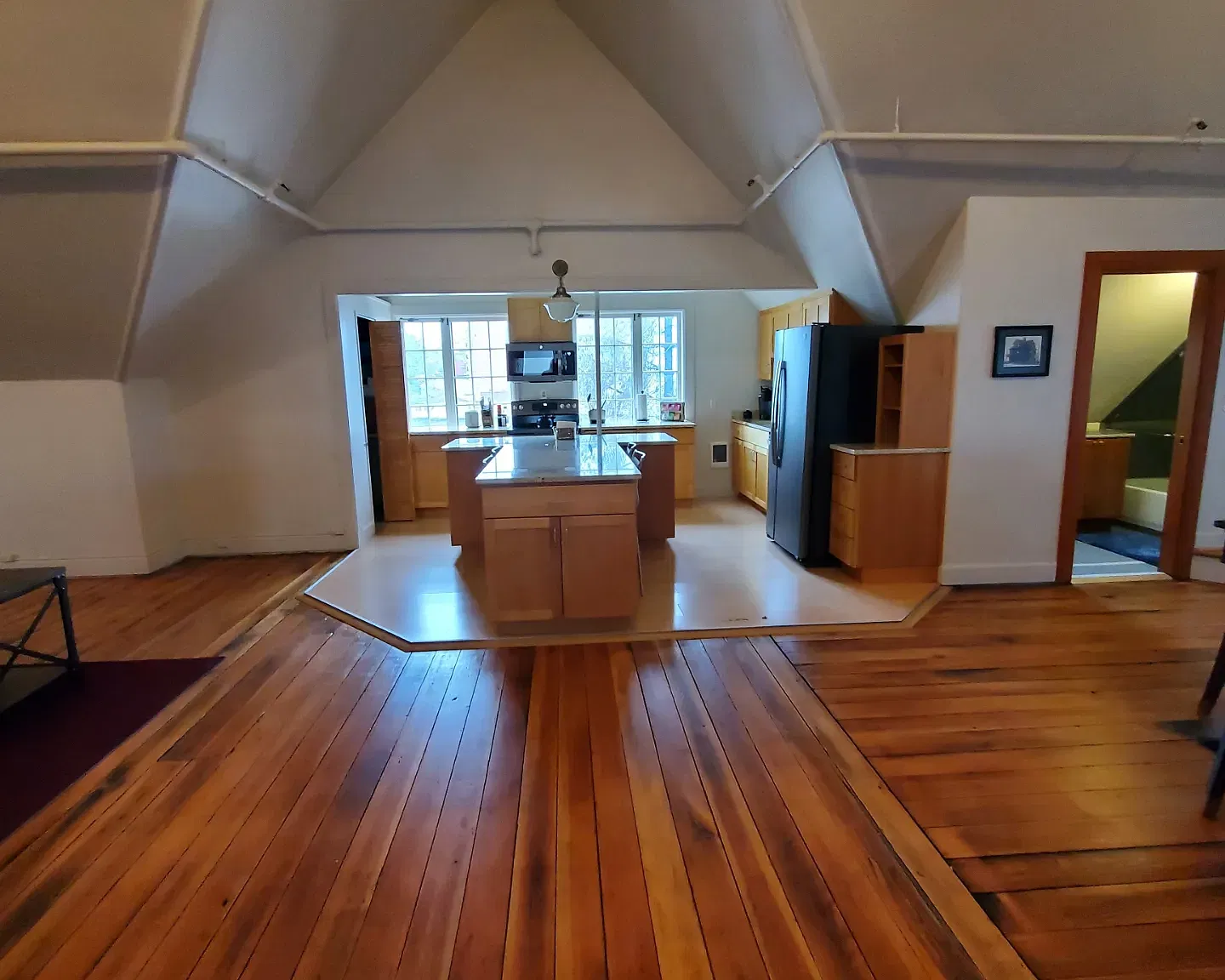 2 bed, 1.5 bath, 2000 sqft, $2,800 — Photo 3