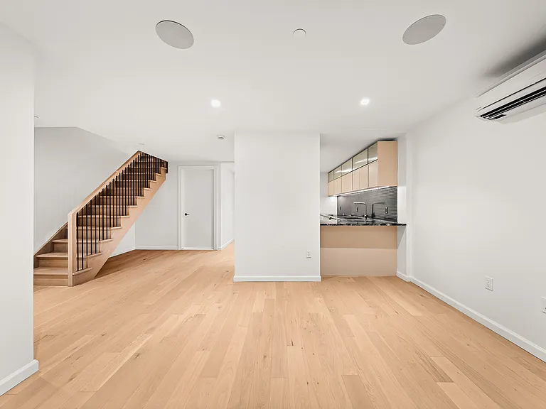 41-01 24th St #Townhouse 1 — Photo 23