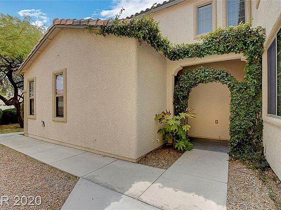 2nd image of 5547 Spruce Hill Ct