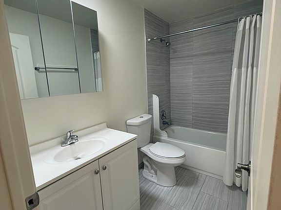 5th image of 8301 Woodland Dr APT B