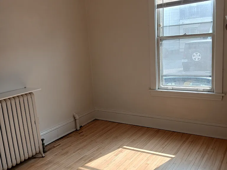 10x11 bedroom