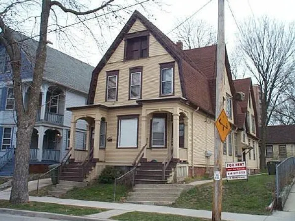 1822 N Arlington Pl APT B, Milwaukee, WI 53202