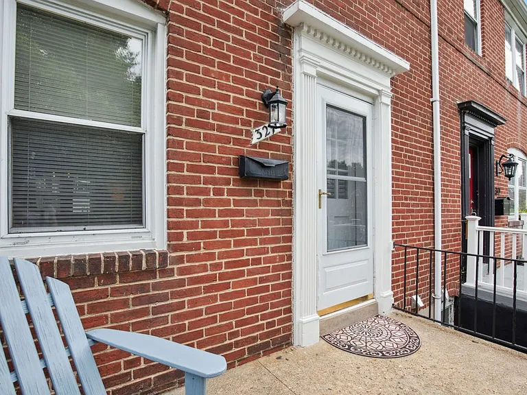 324 Westowne Rd — Photo 2