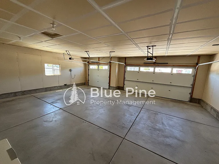 6389 Maggie Dr — Photo 29