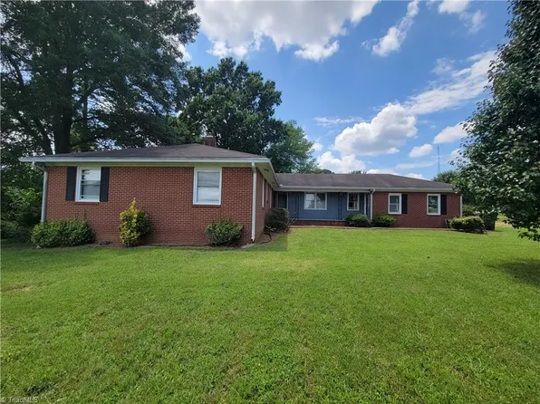 3700 Old Lexington Rd, Winston Salem, NC 27107