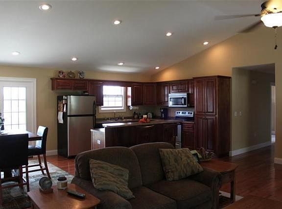 4th image of 7 Windy Hills Dr