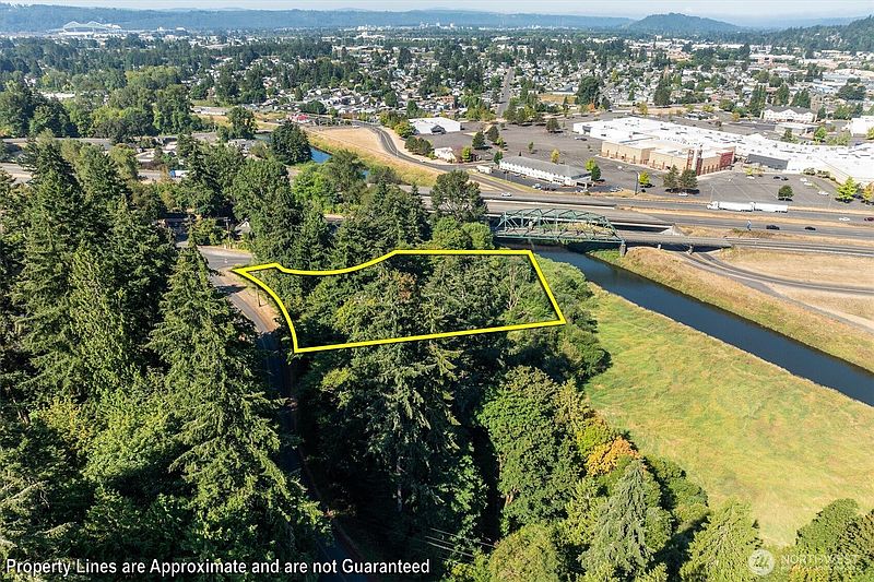 3rd image of 6 Valley View Drive