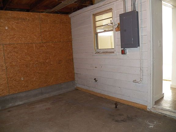 5th image of 2440-2448 11th Ave SE