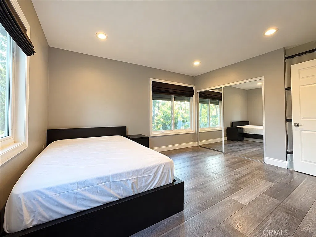 1 bed, 2201 sqft, $1,200 — Photo 2