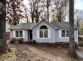 34 Miracle Dr, Greenville, SC 29605