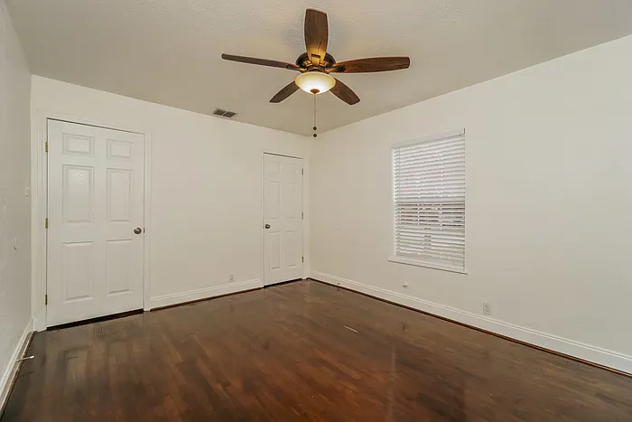 294 El Monte Blvd — Photo 9
