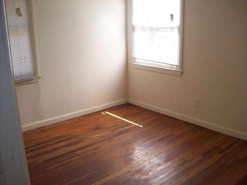 2nd image of 2311 Laroche Ave
