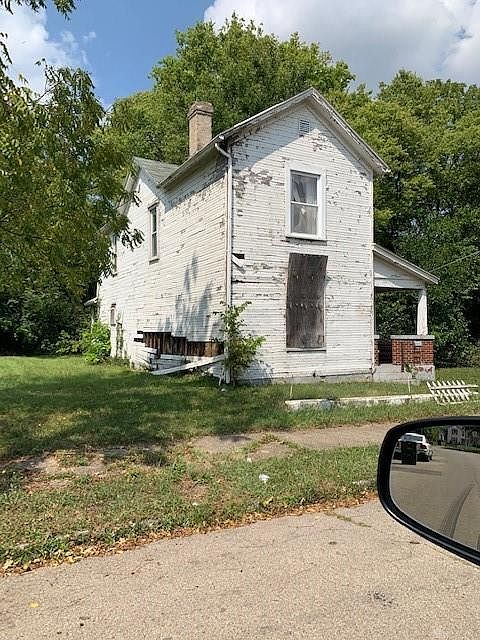 1st image of 1721 W 1st St