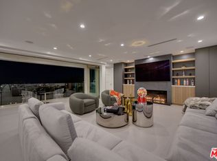 8620 Hillside Ave, Los Angeles, CA 90069