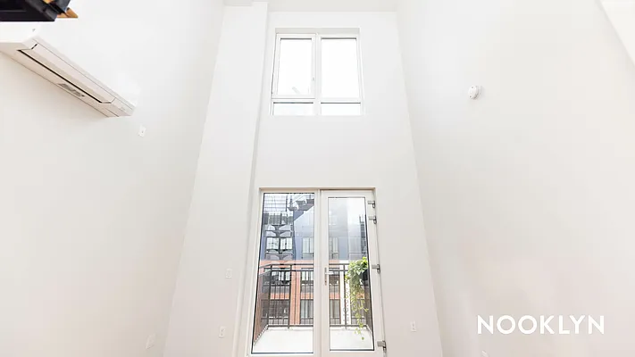 Rented by Nooklyn NYC LLC | media 102