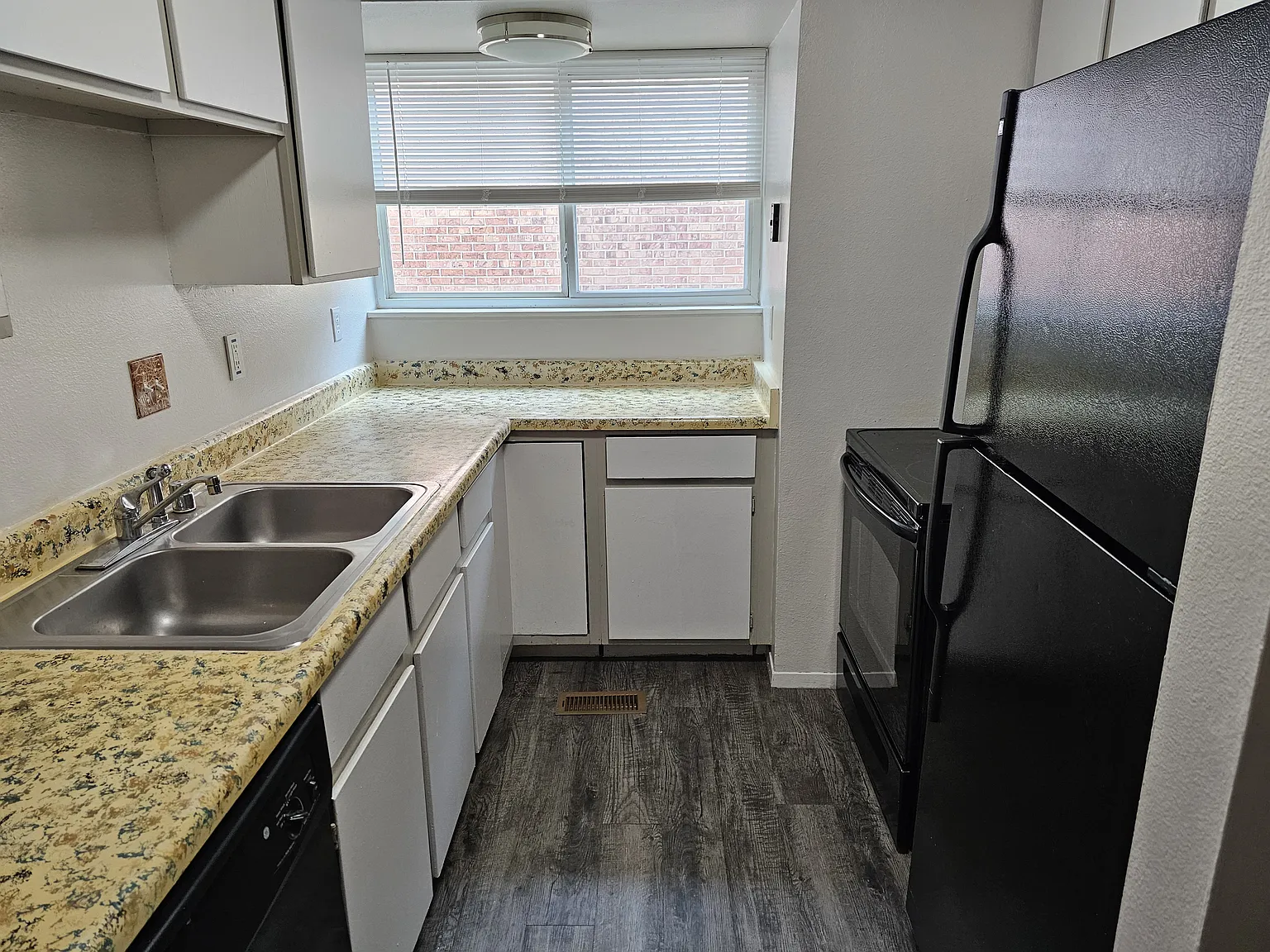 980 Holli Springs Lane #C — Photo 3
