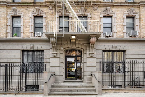 Sold by Douglas Elliman | media 8