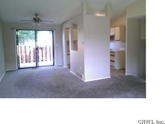 3rd image of 824 Fairway Cir