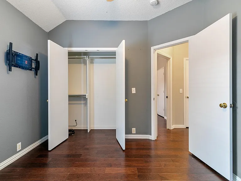 615 Lake Bridge Dr — Photo 28