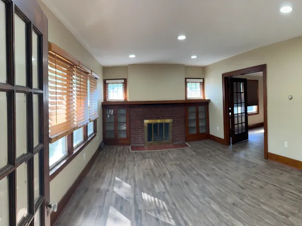 2-22218 Olmstead St, Dearborn, MI 48124