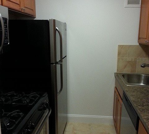 3rd image of 257 Clinton St APT 3G