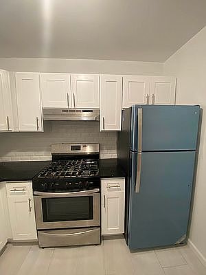 4th image of 1466 Beach Ave APT 15