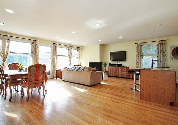 3rd image of 1733 Ferndale Ave