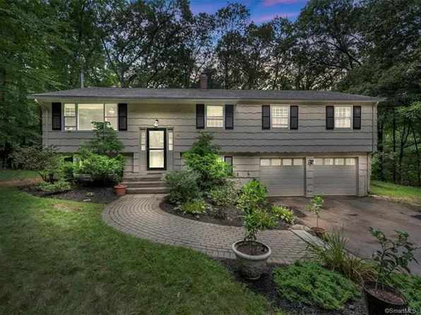 71 Old Meadow Plain Rd, Weatogue, CT 06089