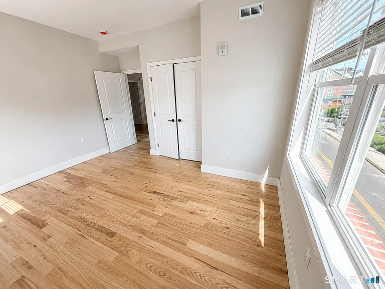 113 Canal St W #302 — Photo 5