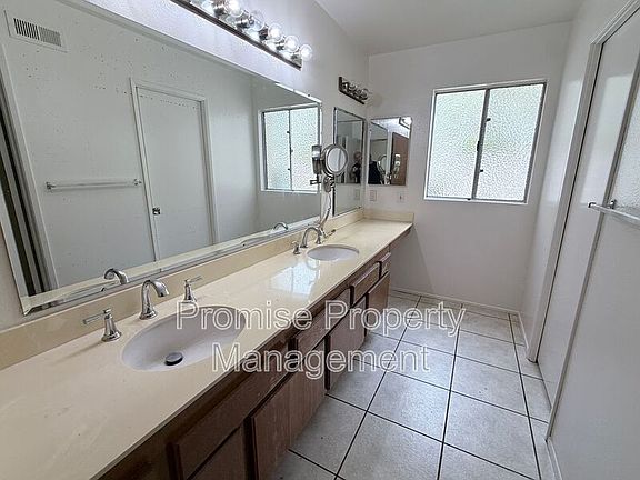 5th image of 3522 S Sundown Ln