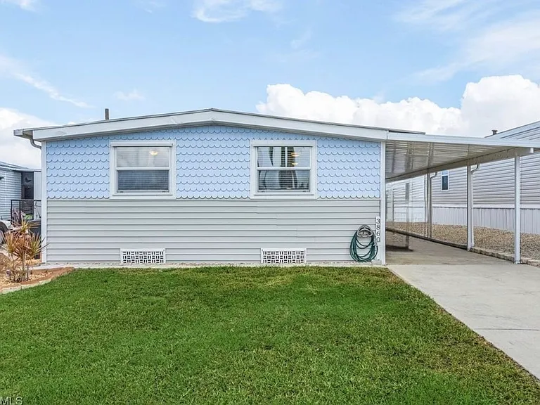 3860 Phoenix Dr — Photo 1