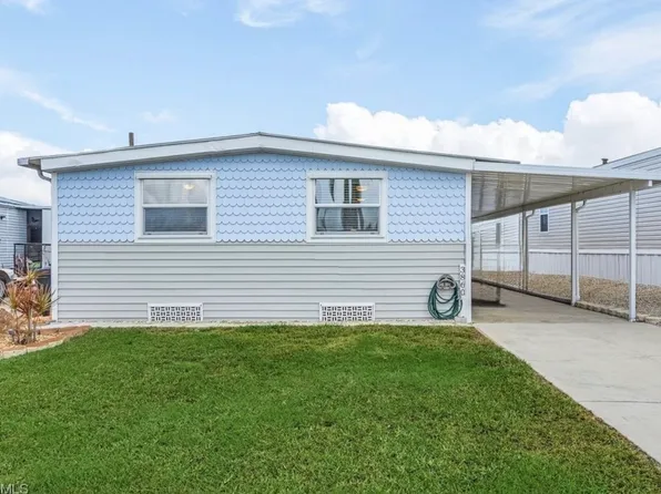 3860 Phoenix Dr, Saint James City, FL 33956