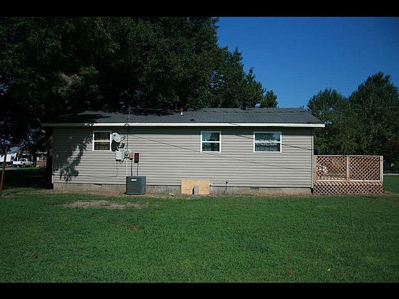 2nd image of 403 Long St
