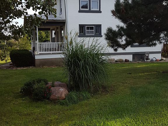 house looking from driveway
