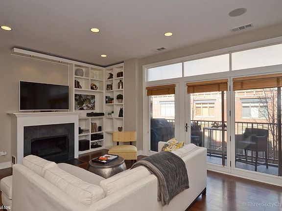 2nd image of 560 W Fulton St #1821