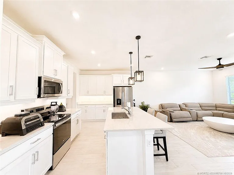 3583 NW Solange Ct — Photo 7