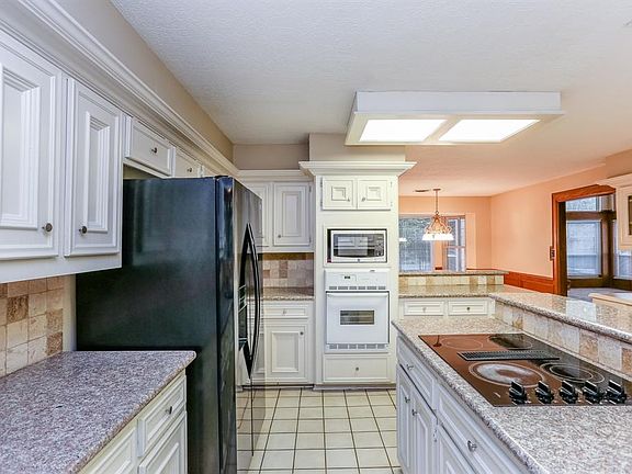 5th image of 12306 Moorcreek Dr