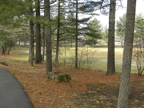4th image of 208 Country Club Ln